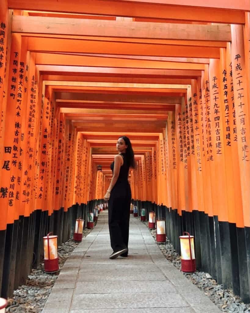 fushimi inari kyoto solo female travel guide kyoto