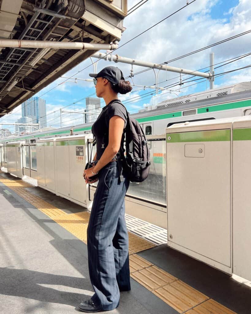 jr train platform tokyo public transport in japan